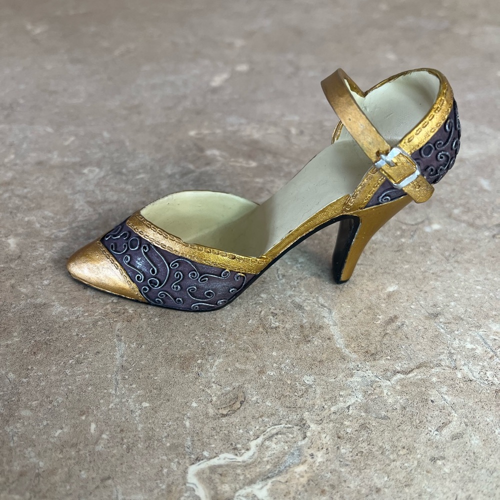 My Treasure Miniature High Heel Figurine